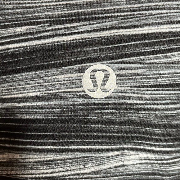 Lululemon Train Times 7/8 pants - Picture 4 of 5